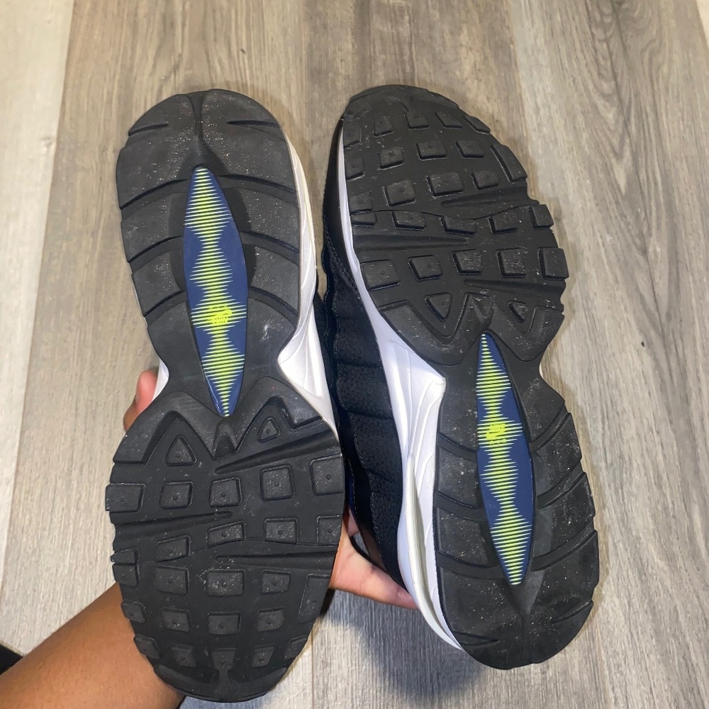 AirMax 95 - Picture 3 of 5